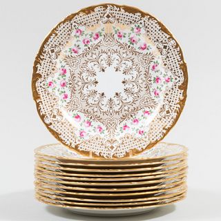 Set of Twelve Wedgwood Gilt-Decorated Porcelain Dinner Plates