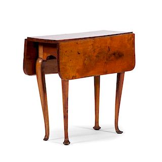 New England Queen Anne Drop-Leaf Table