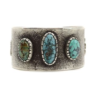 Contemporary Turquoise and Silver Bracelet with Tufacast Design, size 6 (J15410)