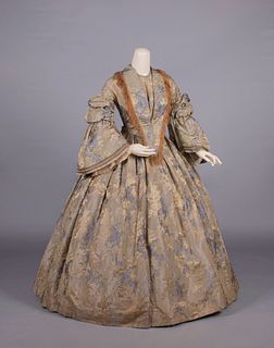 DAMASK FLORAL PATTERNED SILK DAY DRESS, 1850s