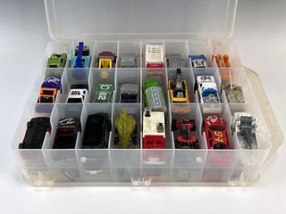 LOT OF TOY CARS MATCHBOX HOTWHEELS IN CARRYING CASE
