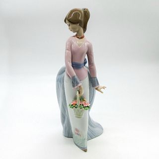 Basket of Love 7622 - Lladro Porcelain Figurine