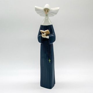 Prayerful Moment (Blue) 1005500 - Lladro Porcelain Figurine