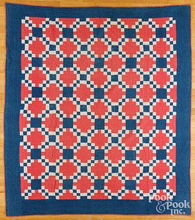 Irish chain variant patchwork quilt, early 20th c.