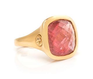 An 18 Karat Yellow Gold and Pink Tourmaline Ring, 9.00 dwts.