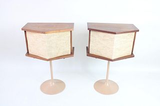 Pair of Bose 901 Walnut Speakers with Saarinen Style Tulip Stands, Mid-Century Modern
