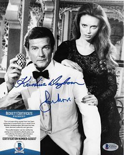 Sir Roger Moore (1927-2017) Bond 007 8X10 photo autographed with Beckett COA