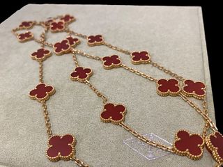 Van Cleef & Arpels Vintage Alhambra Necklace 20 motif 18k Yellow Gold Carnelian