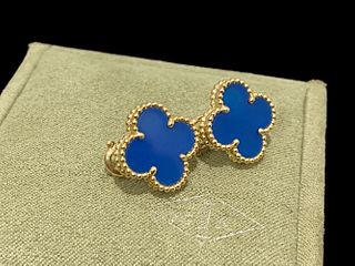 Van Cleef & Arpels Vintage Alhambra earrings 18k Yellow gold Agate