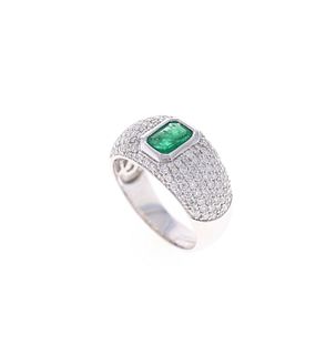 Vintage Emerald VS Diamond & 18k White Gold Ring