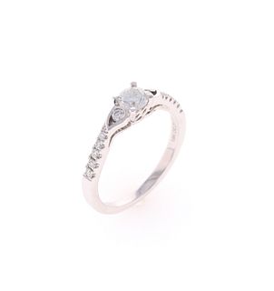 Elegant Diamond & 18k White Gold Ring