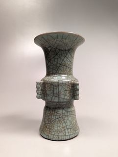 Song-Style Guan-Type Crackle Celadon Beaker Vase