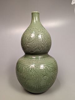 Large Longquan-Style Celadon Porcelain Gourd Vase
