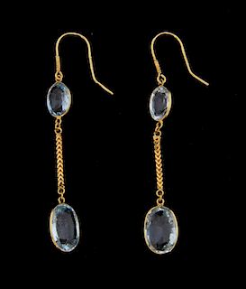 A pair of aquamarine drop earrings, in 14 ct gold mount, 5 cm,  hallmarked