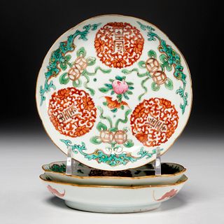 (3) Chinese Ming style porcelain dishes