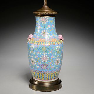 Nice Chinese famille rose porcelain vase lamp