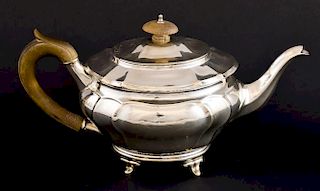 Victorian silver tea pot and sugar bowl, London 1899, gross weigh 29oz, 901g,