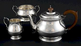 George V silver three piece tea service, by Selfridge & Co. Ltd., Birmingham, 1931, gross weight 29oz, 901g,