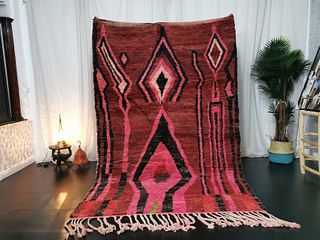 Fabulous Artistic Red Rug