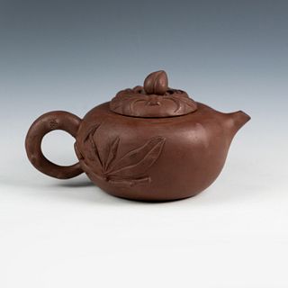 20th Century Yixing Clay Teapot Marked Huang Yu Ling 