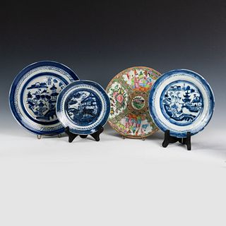(4) Chinese Blue and White and Famille Rose Plates