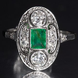 ART DECO EMERALD AND DIAMOND CLUSTER RING