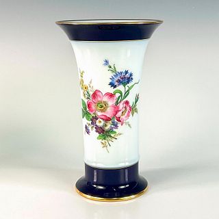 Vintage Kaiser Decorative Porcelain Vase