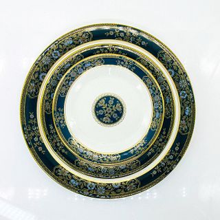 3pc Royal Doulton Plates, Carlyle