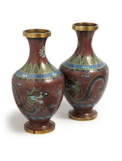 Cloisonnü. Vasenpaar mit Drachen und Flammenperl