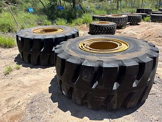 Unreserved - Quantity of 2 x 988 rims with unused tyres