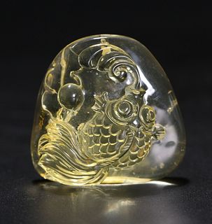 NATURAL AMBER CARVED FISH PATTERN PENDENT