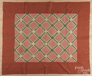 Pieced goose chase quilt, late 19th c., 85'' x 71''.