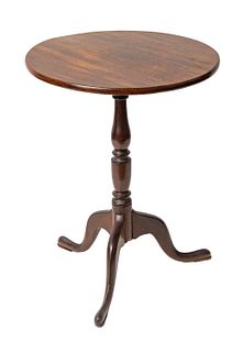 Queen Anne Mahogany Round Lamp Table, 19Th.C. H 27", Dia 21"