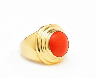 Vintage 18K Gold and Coral Ring