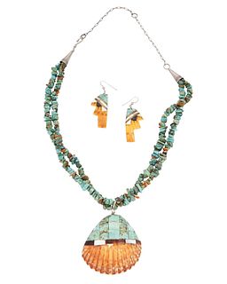 A Santo Domingo Pueblo necklace with matching earrings