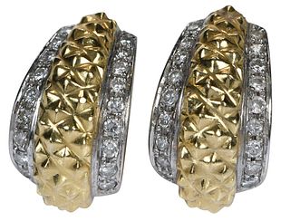 18kt. Diamond Acorn Motif Earrings