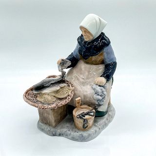 Bing and Grondahl Porcelain Figuring, Fisherman's Wife