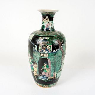 Chinese Famille Verte Noire Porcelain Haitangzun Vase