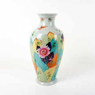 Vintage Chinese Porcelain Floral Palatial Vase