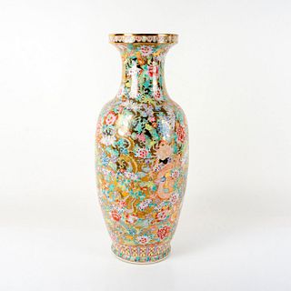 Antique Palatial Chinese Porcelain Gilt Vase