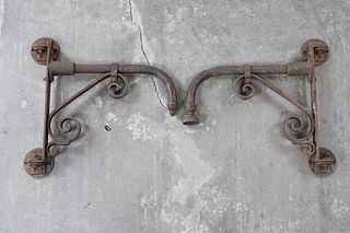 Pair of Industrial Iron Scrollwork Swivel Sconce Brackets, 3 of 3