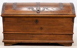 CONTINENTAL DOME-TOP PINE CHEST 19TH C.
