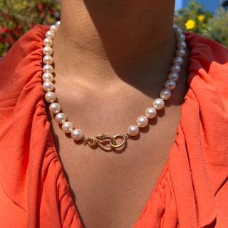 18k Pearl Snake Clasp Knotted Necklace