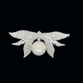 18k Diamond Pearl Brooch