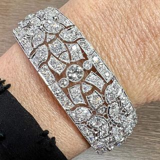 Art Deco Platinum 31.00 Ct. Diamond Bracelet