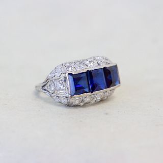 Art Deco Three-Stone Sapphire & Diamond Filigree Ring, Platinum
