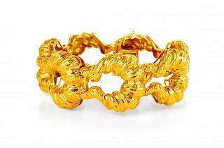 A Retro Gold Bracelet