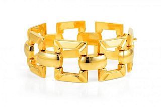 A Hollow Gold Geometric Link Bracelet