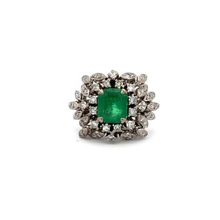 18k Gold Cocktail Ring with Emerald and Diamonds