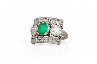 A Buccellati Platinum, Emerald and Diamond Ring